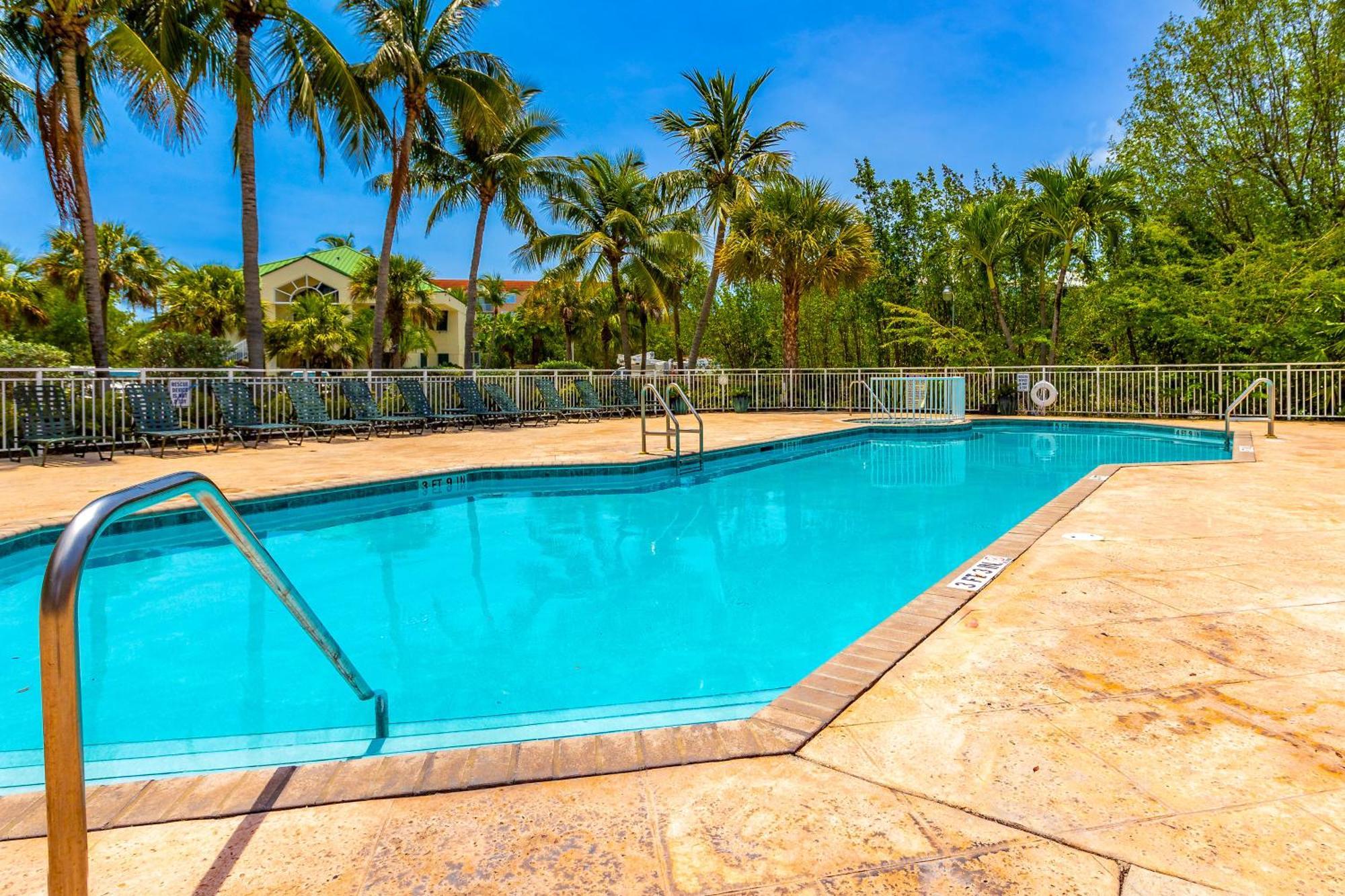 Sunrise Suites Jamaica Suite #102 Key West Bilik gambar